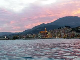 Il tramonto è il momento in cui un astro scompare sotto l'orizzonte._6
