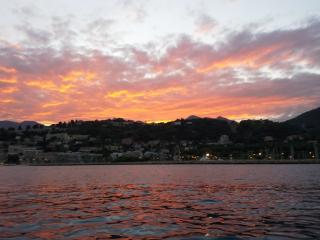 Il tramonto è il momento in cui un astro scompare sotto l'orizzonte._5
