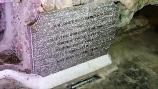 Un gioco di colore e Musica che rendono la grotta in continua evoluzione._3
