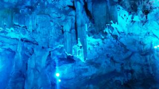 Un gioco di colore e Musica che rendono la grotta in continua evoluzione._6