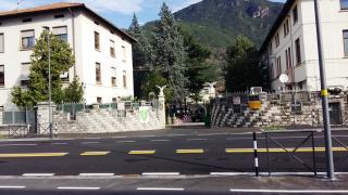 Bolzano è un comune italiano di 107 343 abitanti, capoluogo dell'omonima provincia autonoma in Trentino-Alto Adige/Südtirol._5