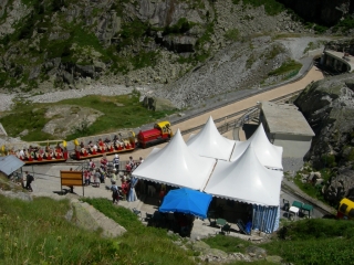 A spesso tra le montagne con il trenino più alto d'europa_4